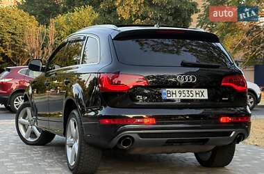 Внедорожник / Кроссовер Audi Q7 2011 в 