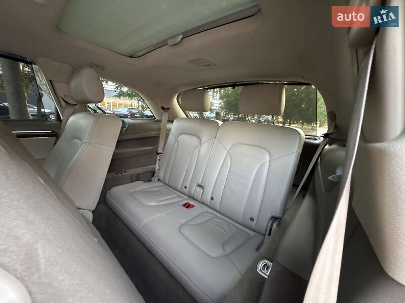 Внедорожник / Кроссовер Audi Q7 2011 в Одессе