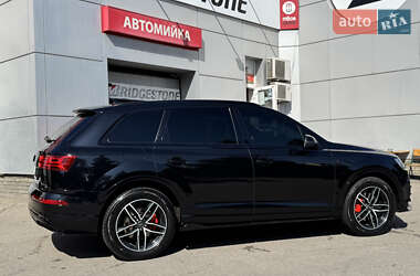 Позашляховик / Кросовер Audi Q7 2016 в 