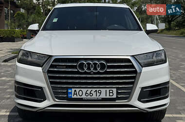 Позашляховик / Кросовер Audi Q7 2017 в 