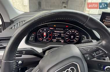 Внедорожник / Кроссовер Audi Q7 2016 в 