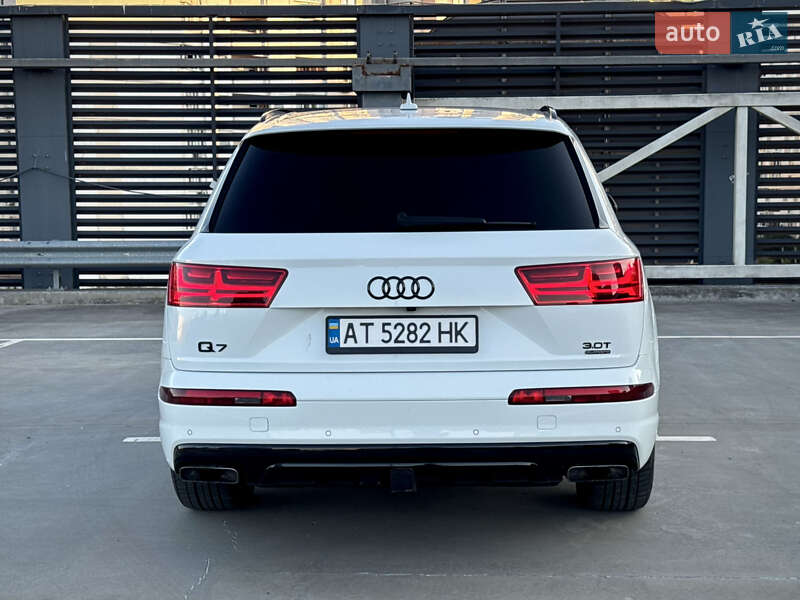 Внедорожник / Кроссовер Audi Q7 2016 в Киеве