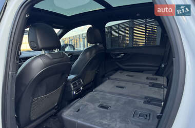 Позашляховик / Кросовер Audi Q7 2016 в 
