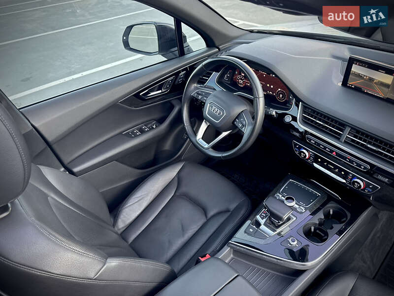 Внедорожник / Кроссовер Audi Q7 2016 в Киеве