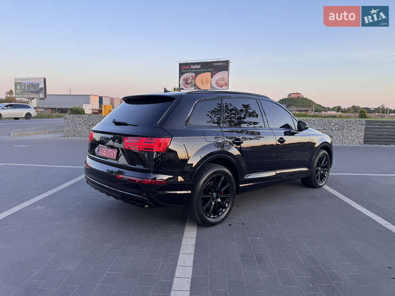 Позашляховик / Кросовер Audi Q7 2018 в Мукачевому
