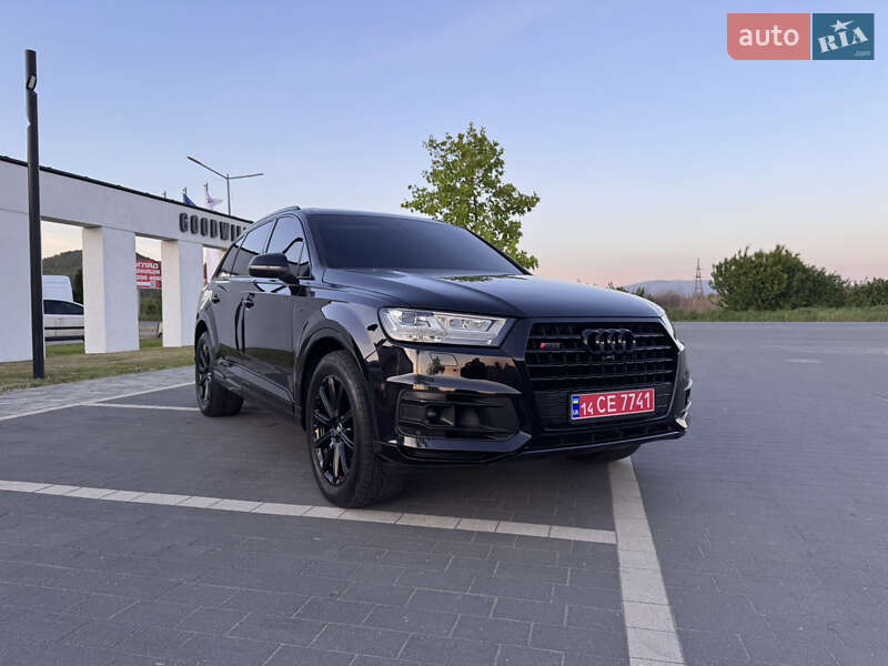 Позашляховик / Кросовер Audi Q7 2018 в Мукачевому