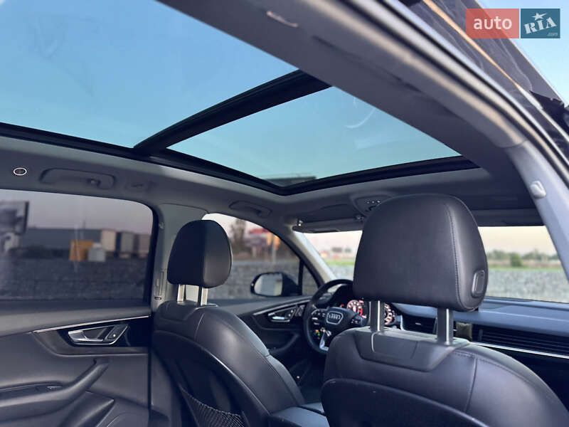 Позашляховик / Кросовер Audi Q7 2018 в Мукачевому