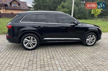 Внедорожник / Кроссовер Audi Q7 2020 в 