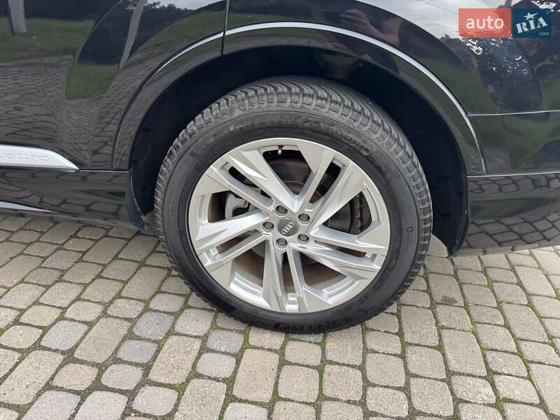 Позашляховик / Кросовер Audi Q7 2020 в Львові