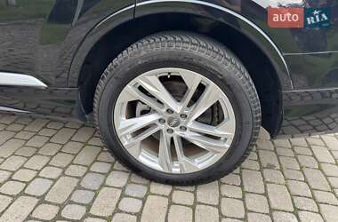Внедорожник / Кроссовер Audi Q7 2020 в 