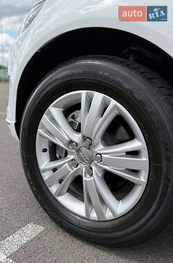 Позашляховик / Кросовер Audi Q7 2010 в 