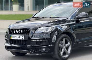 Позашляховик / Кросовер Audi Q7 2013 в 