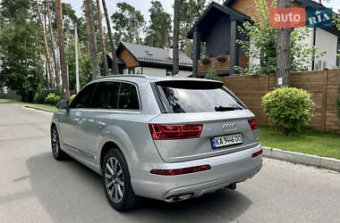 Внедорожник / Кроссовер Audi Q7 2015 в 