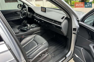 Внедорожник / Кроссовер Audi Q7 2015 в 