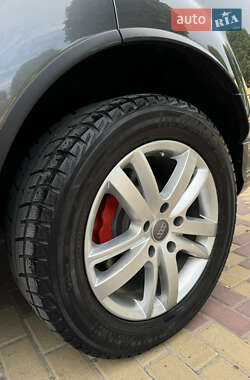 Внедорожник / Кроссовер Audi Q7 2011 в 