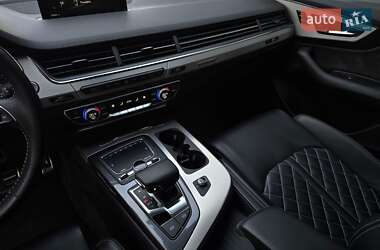 Внедорожник / Кроссовер Audi Q7 2019 в 