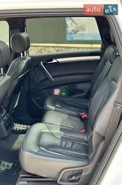 Позашляховик / Кросовер Audi Q7 2011 в 