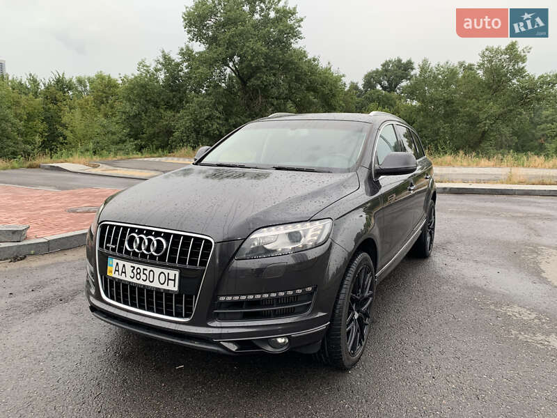 Внедорожник / Кроссовер Audi Q7 2013 в 