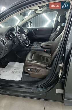 Внедорожник / Кроссовер Audi Q7 2012 в 