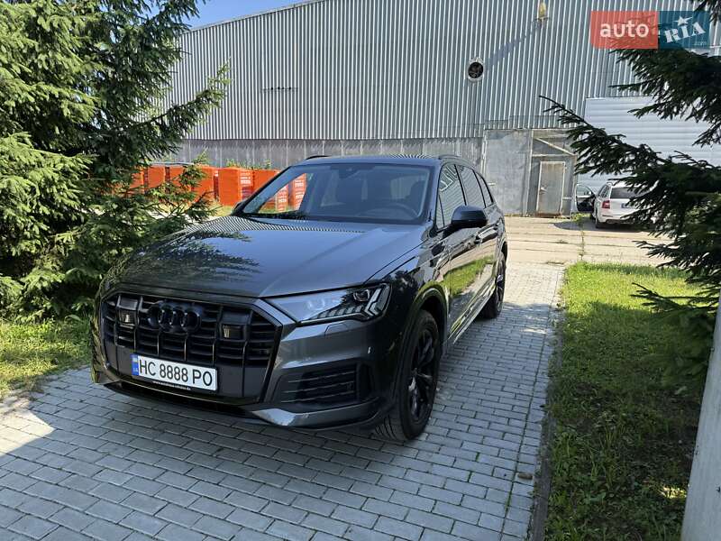 Внедорожник / Кроссовер Audi Q7 2020 в 