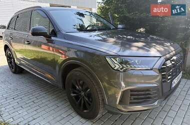 Внедорожник / Кроссовер Audi Q7 2020 в 