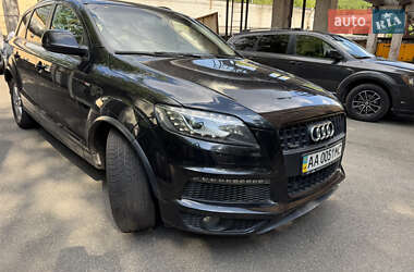 Внедорожник / Кроссовер Audi Q7 2011 в 