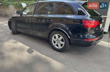 Внедорожник / Кроссовер Audi Q7 2011 в 