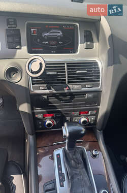Внедорожник / Кроссовер Audi Q7 2013 в 
