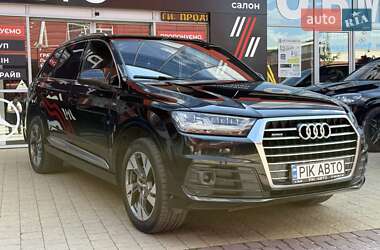 Позашляховик / Кросовер Audi Q7 2016 в 