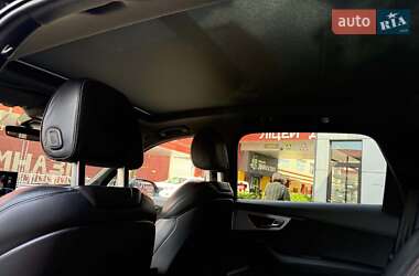 Позашляховик / Кросовер Audi Q7 2016 в 