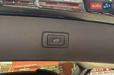 Позашляховик / Кросовер Audi Q7 2016 в 