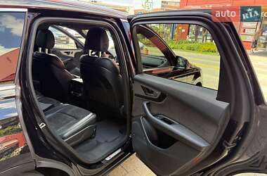 Позашляховик / Кросовер Audi Q7 2016 в 