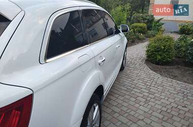 Внедорожник / Кроссовер Audi Q7 2014 в 