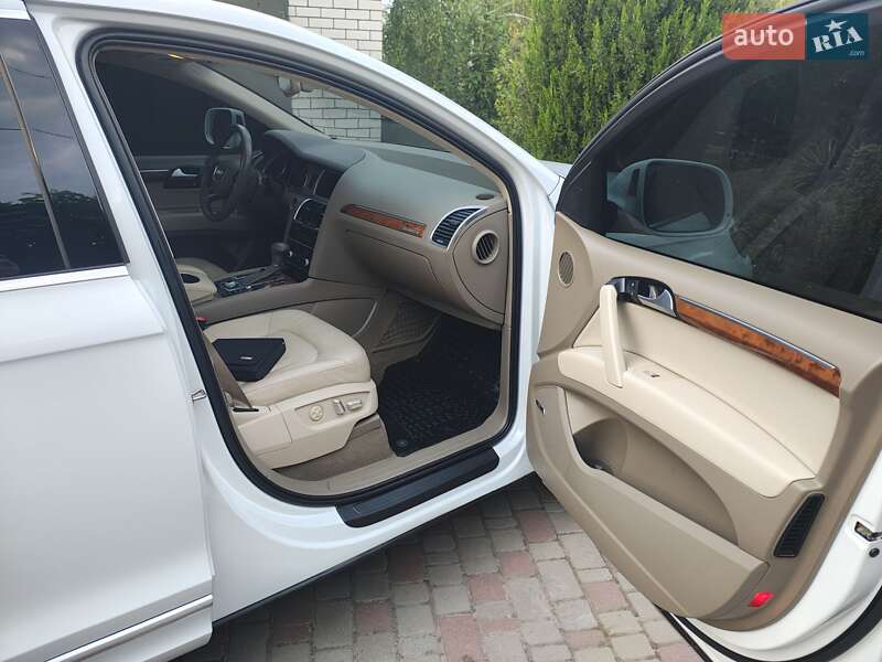 Внедорожник / Кроссовер Audi Q7 2014 в Запорожье