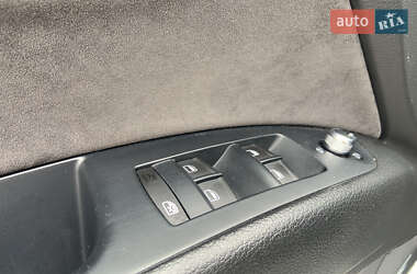 Позашляховик / Кросовер Audi Q7 2010 в 