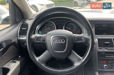 Позашляховик / Кросовер Audi Q7 2010 в 