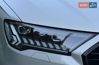 Внедорожник / Кроссовер Audi Q7 2020 в 