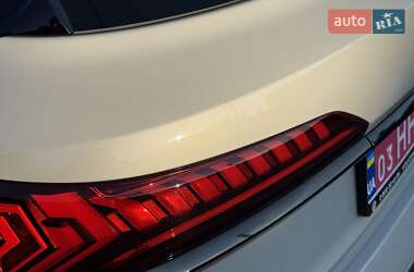 Внедорожник / Кроссовер Audi Q7 2020 в 