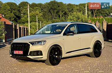 Внедорожник / Кроссовер Audi Q7 2020 в 