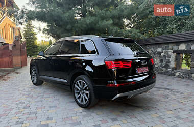 Внедорожник / Кроссовер Audi Q7 2016 в 
