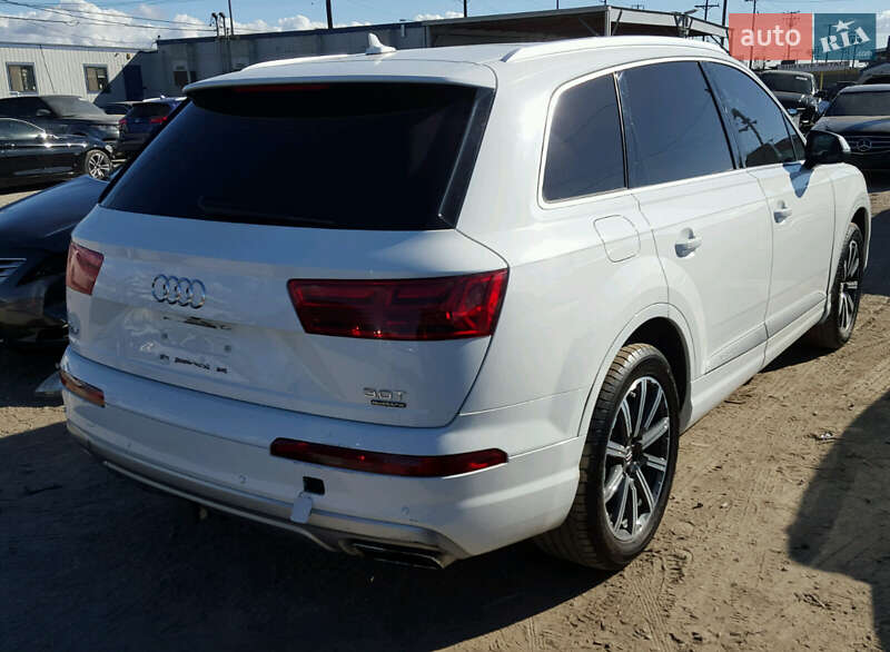 Внедорожник / Кроссовер Audi Q7 2016 в Киеве