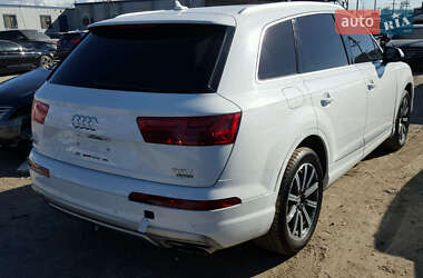 Позашляховик / Кросовер Audi Q7 2016 в 
