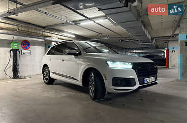 Внедорожник / Кроссовер Audi Q7 2017 в 