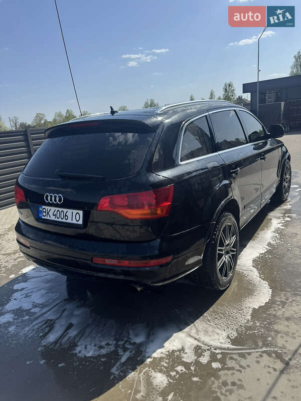 Внедорожник / Кроссовер Audi Q7 2008 в Рокитном