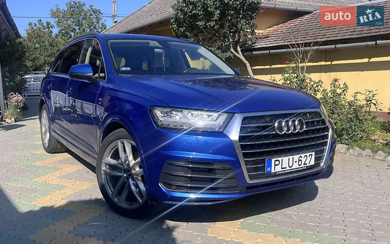 Внедорожник / Кроссовер Audi Q7 2017 в 