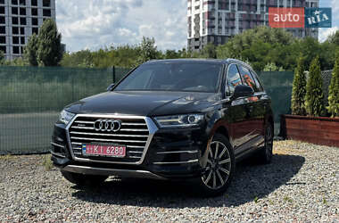 Позашляховик / Кросовер Audi Q7 2018 в 