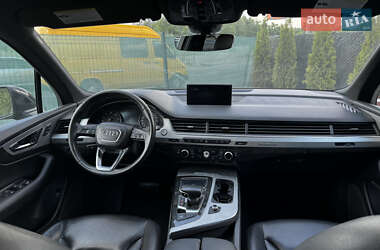 Позашляховик / Кросовер Audi Q7 2018 в 