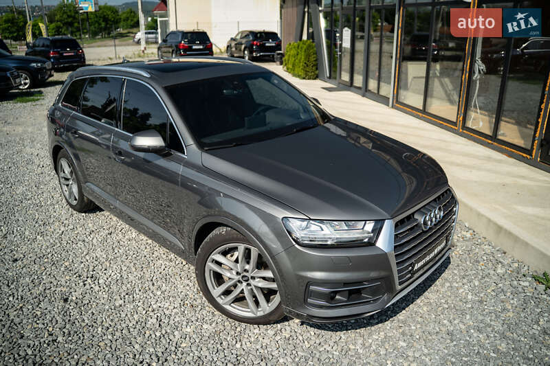 Позашляховик / Кросовер Audi Q7 2017 в Чернівцях