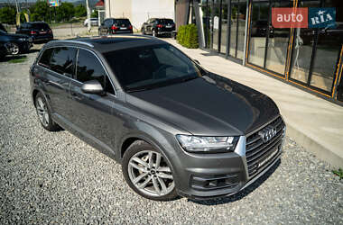 Внедорожник / Кроссовер Audi Q7 2017 в 