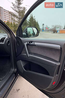 Позашляховик / Кросовер Audi Q7 2006 в 